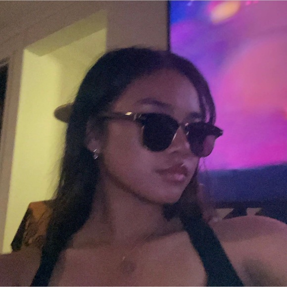 Meet your Posher, Paige - Picture 1 of 1